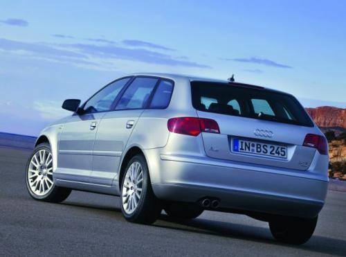 Fot. Audi: Audi A3 napędzane silnikiem z bezpośrednim wtryskiem benzyny o mocy 150 KM jest nieznacznie wolniejsze od BMW 120i, ale za to zużywa mniej