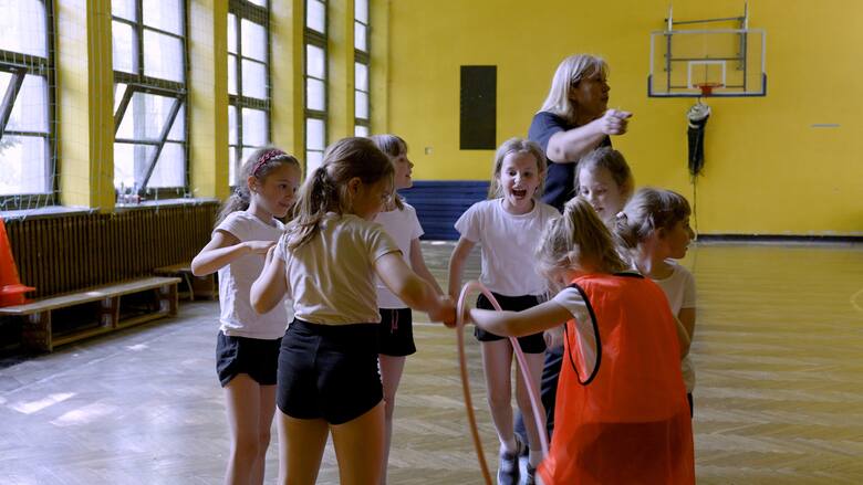 Sport to czysta radość i przyjemność – wystarczy to udowodnić młodzieży tak, jak nauczycielka i była medalistka Polski z SP nr 91 w Krakowie