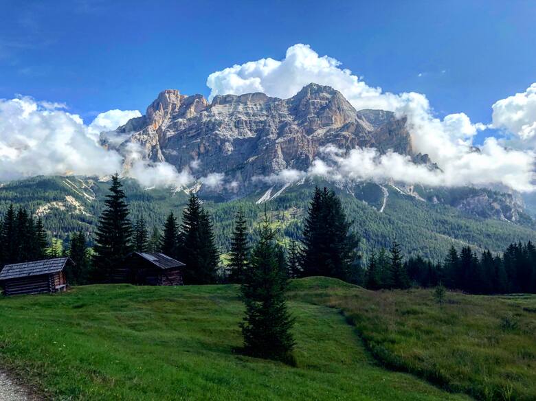 Tyrol Południowy to jeden z najpopularniejszych regionów Włoch. W 2022 r. odwiedziły go 34 miliony turystów.