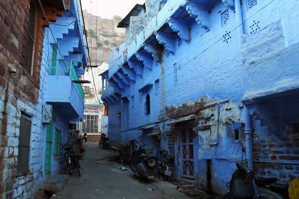 Podróz po Indiach<br /> Jodhpur ze wzgledu na elewacje na starym mieście zwany jest "blekitnym miastem".