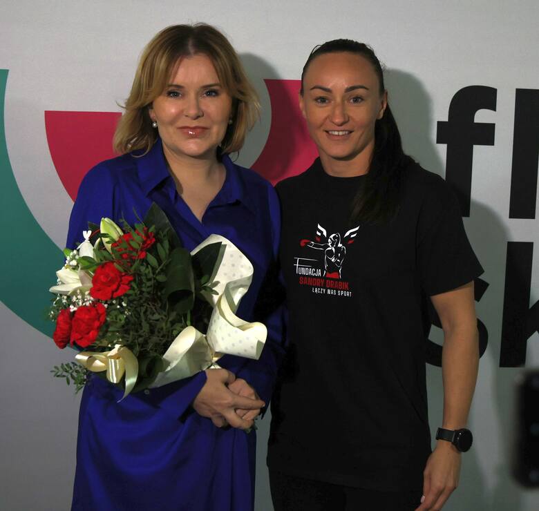 Wiceminister sportu Anna Krupka i olimpijka Sandra Drabik