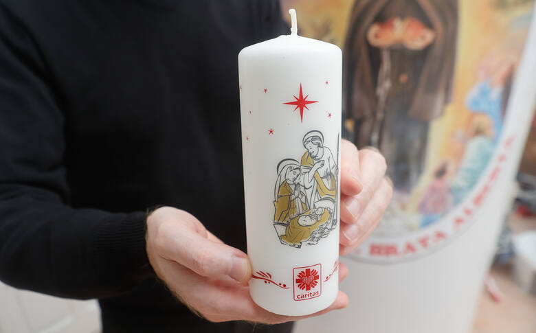 Wigilijne świece od pierwszej niedzieli Adwentu można nabyć w swojej parafii