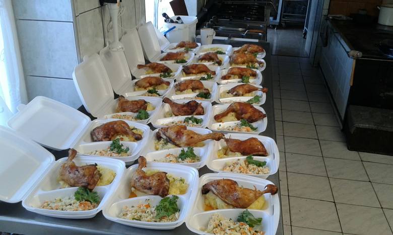 W pierwszej edycji programu pomocowego dla seniorów i potrzebujących kurierzy w województwie dostarczyli 153 tys. posiłków. 