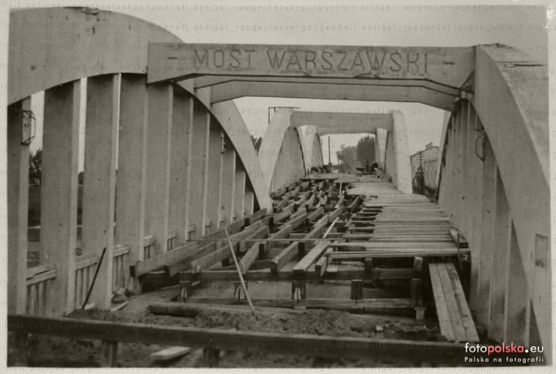 Most Warszawski w Łowiczu zniknął z krajobrazu miasta kilkanaście lat temu [Zdjęcia]