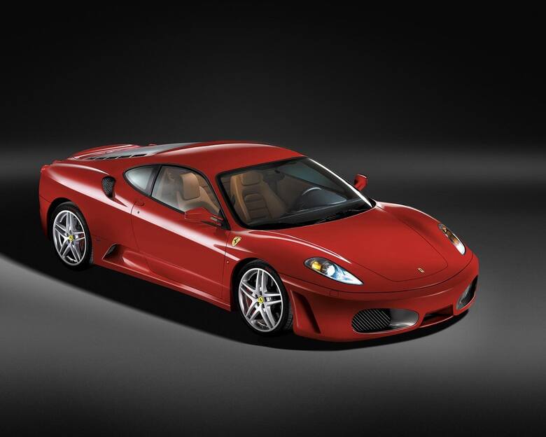 Ferrari F430 - 4.3-litrowa V-ósemka zapewniała 490 KM mocy, co w połączeniu z niewysoką wagą (1450 kg) gwarantowało przyspieszenie od 0 do 100 km/h na