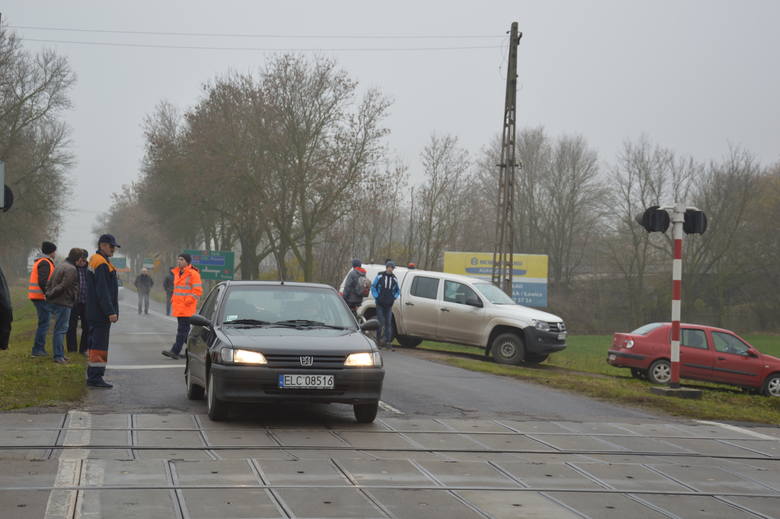 Śmiertelny wypadek kolejowy w Łowiczu. Kobieta zginęła pod kołami pociągu [ZDJĘCIA]