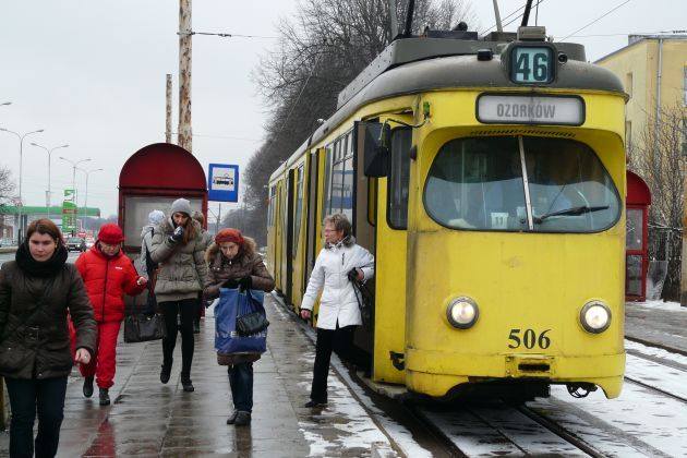 Pasażerowie tramwajów linii 46 skarżą się na warunki, w jakich przychodzi im podróżować w zimie.