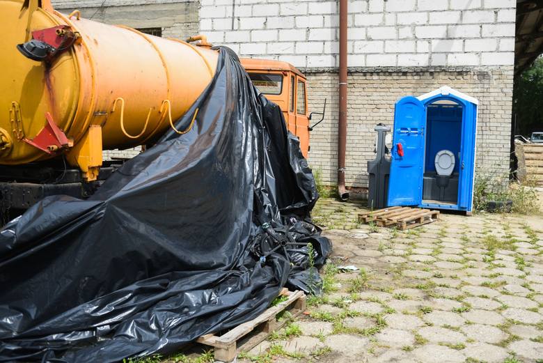 Wywóz odpadów niebezpiecznych ze św. Michała ma potrwać do końca listopada tego roku 