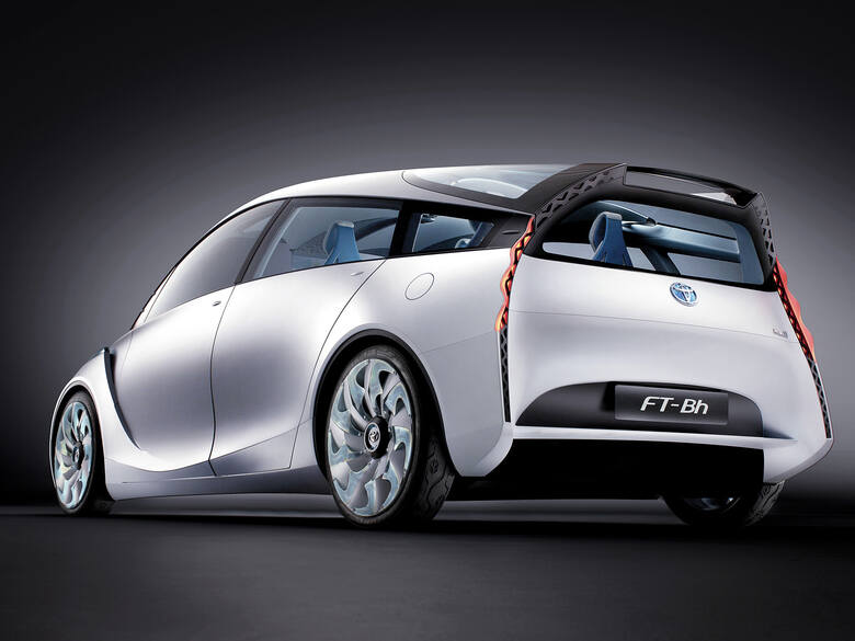 Toyota FT-Bh to przykład samochodu hybrydowego najnowszej generacji. Prawdopodobnie tak będzie wyglądał Prius IV źródło: materiały prasowe