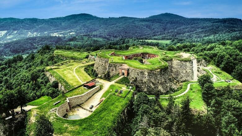 Twierdza Srebrna Góra zdobyła tytuł Cud Polski 2024. Tak głosowali czytelnicy magazynu National Geographic Traveler