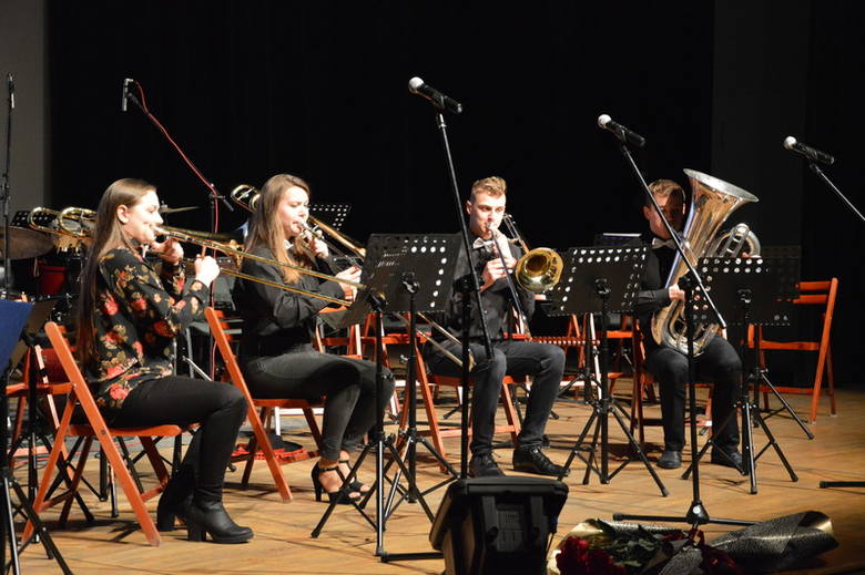 Koncert Noworoczny w wykonaniu szkoły muzycznej w Kinoteatrze Polonez 