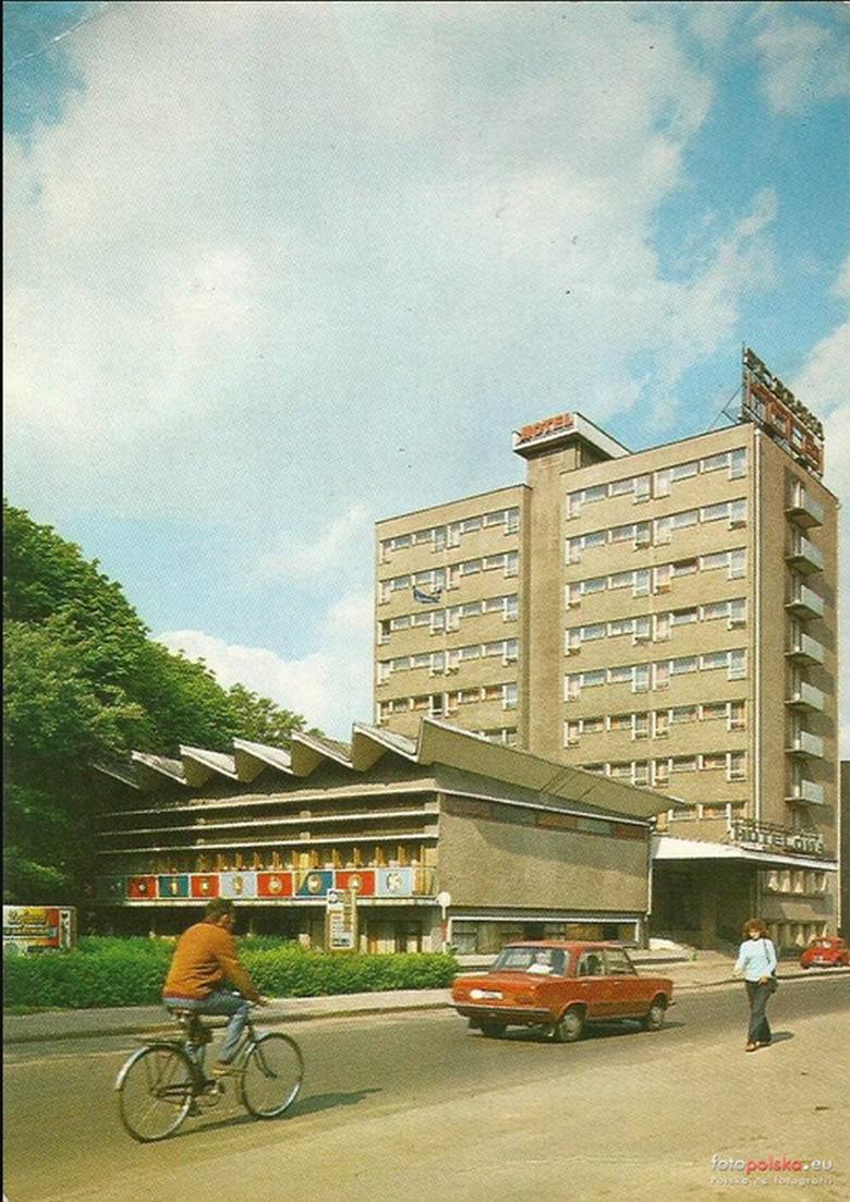 Hotel Stobrawa w Kluczborku, pocztówka z 1975-1980.