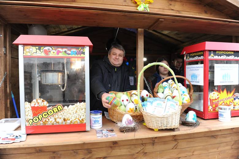 Wielkanocny Jarmark wystartował w Rynku w Skierniewicach [ZDJĘCIA]