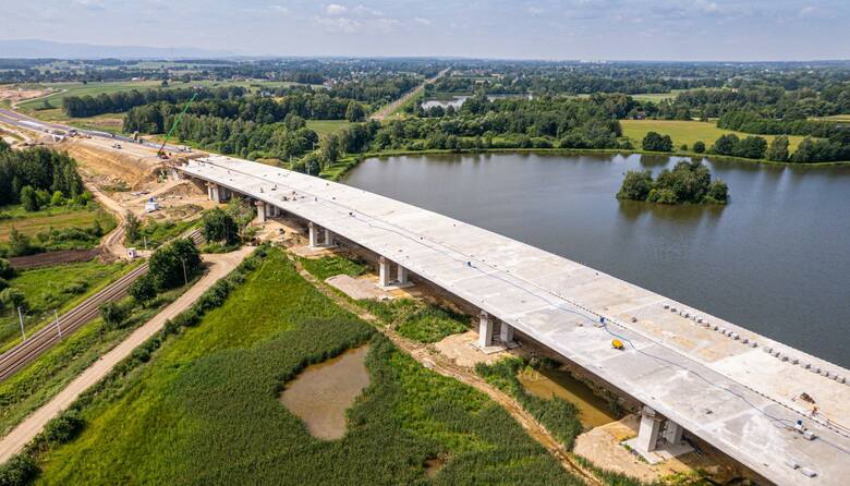 Obiekty mostowe na odcinku trasy S1 od węzła Oświęcim do Dankowic są gotowe w ponad 80 procentach
