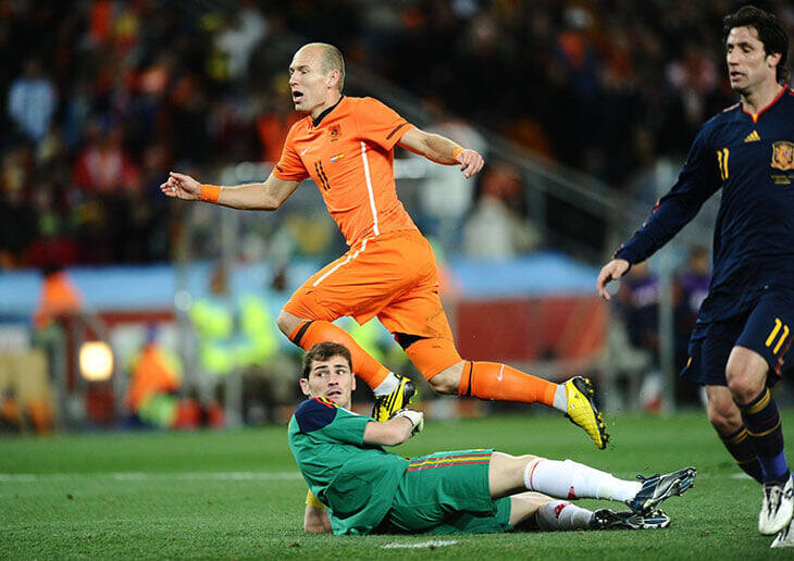 Arjen Robben w finale mundialu 2010 w RPA nie strzelił gola Ikerowi Casillasowi