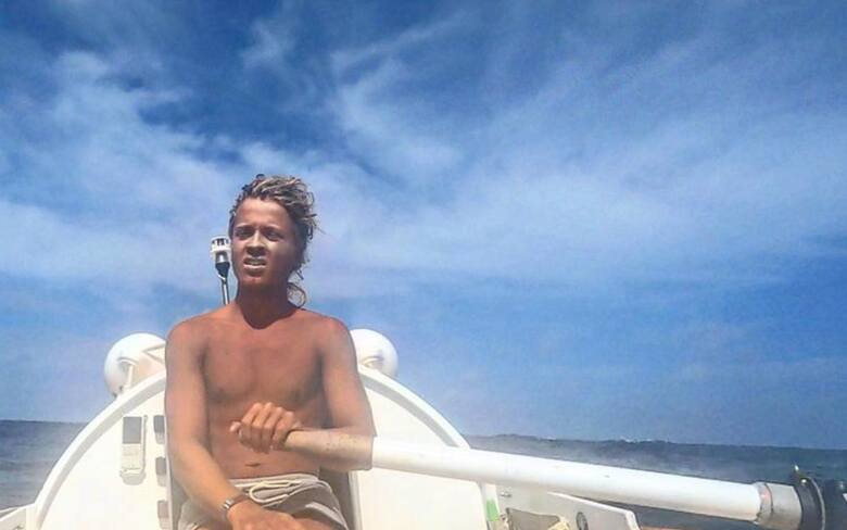Tom Robinson opływał Pacyfik. Miał wypadek.