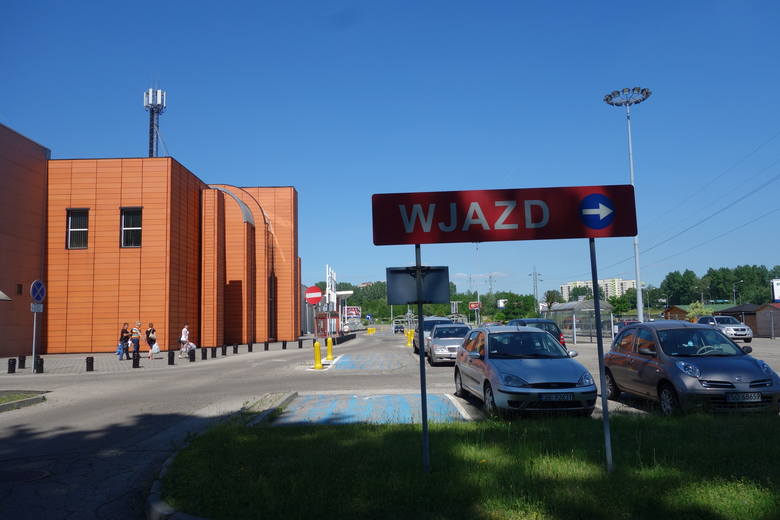 Z rynku znika jedno z pierwszych centrów handlowych w Sosnowcu 