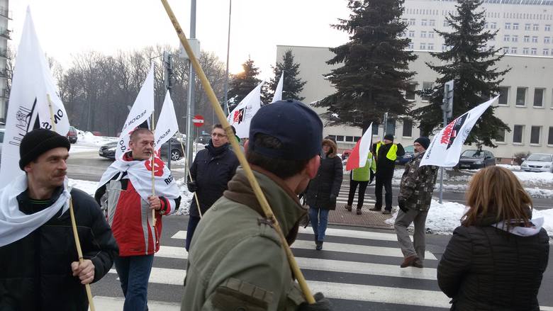 Strajk w JSW: Mieszkańcy Jastrzębia solidarni z górnikami. Wyszli na ulice [ZDJĘCIA]