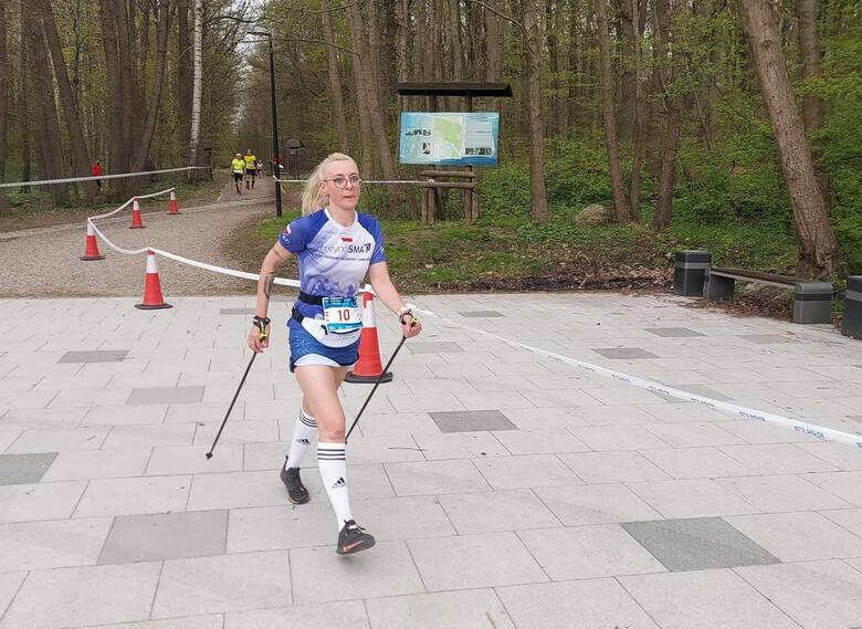 Kijki dodają skrzydeł. Halina Kułakowska z Olkusza uprawia nordic walking nie tylko dla przyjemności i zdrowia Ma medal mistrzostw świata