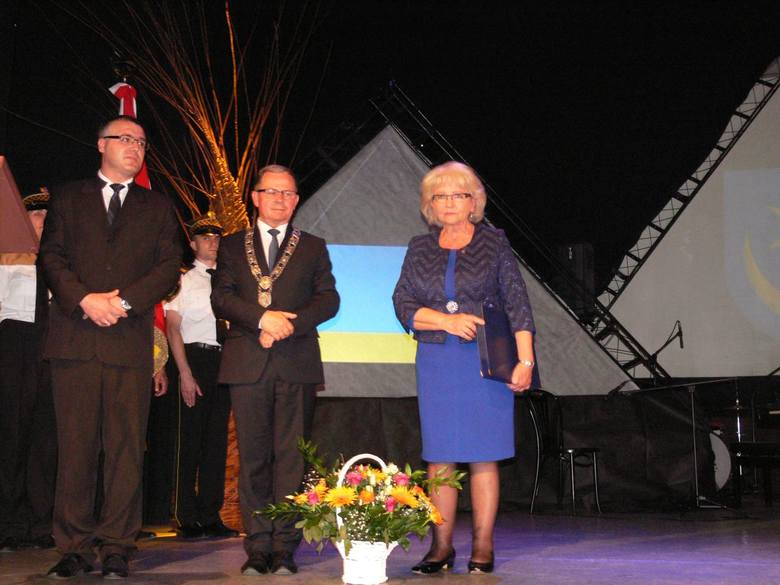 Tytuł „Honorowego Obywatela Miasta Tarnobrzega” odebrała wczoraj obecna senator Janina Sagatowska.