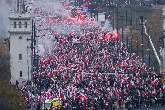 Nieoficjalny raport policji: 70 tys. osób na Marszu Niepodległości 2023.