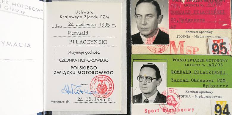Romualdowi Pilaczyńskiemu w 1995 roku nadano godność członka honorowego  PZMot. Po prawej - legitymacje komisarza sportowego stopnia międzynarodowego.