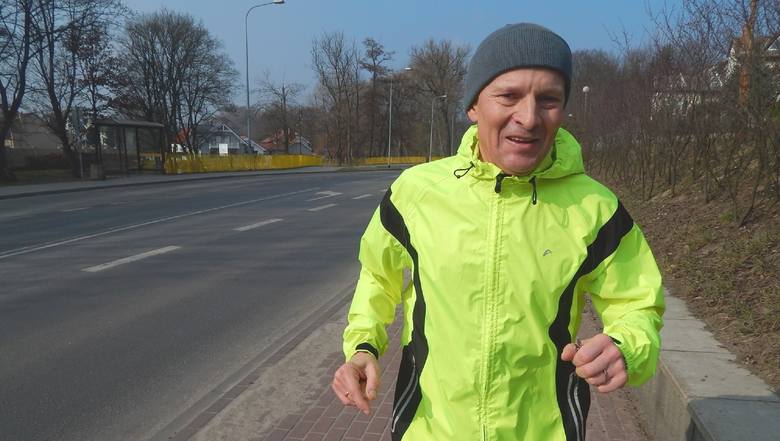 Ulica Wyszyńskiego to nie tylko droga wylotowa, ale też ulubiona trasa biegaczy. - Przebiegam dziennie ponad 10 km - mówi Krzysztof Świrepo, który biega