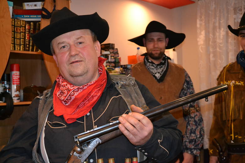 Prawdziwych kowbojów znajdziecie w Żorach - to strzelcy westernowi [ZDJĘCIA]