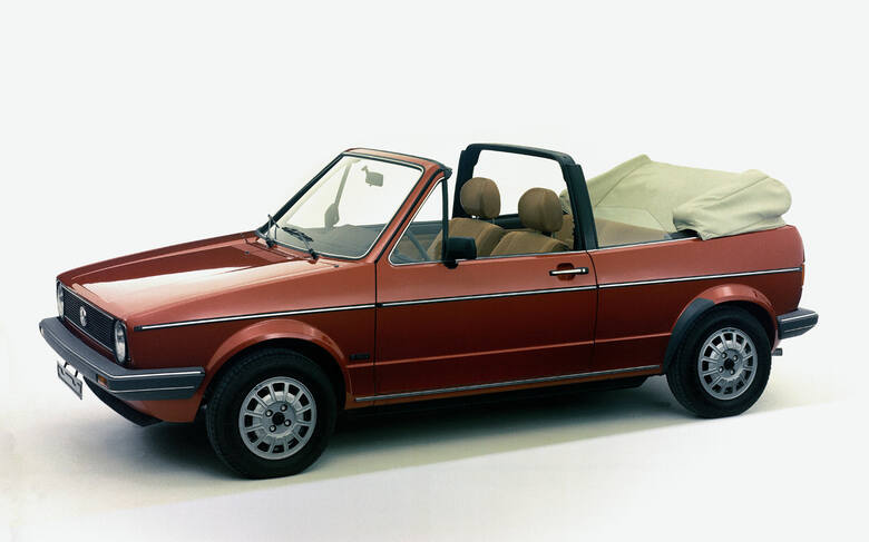  VW Golf I   (1979-1983) - Pierwsza generacja legendarnego Golfa w wersji Cabrio to już nie tylko oryginalność i styl. To również wejście w świat samochodów