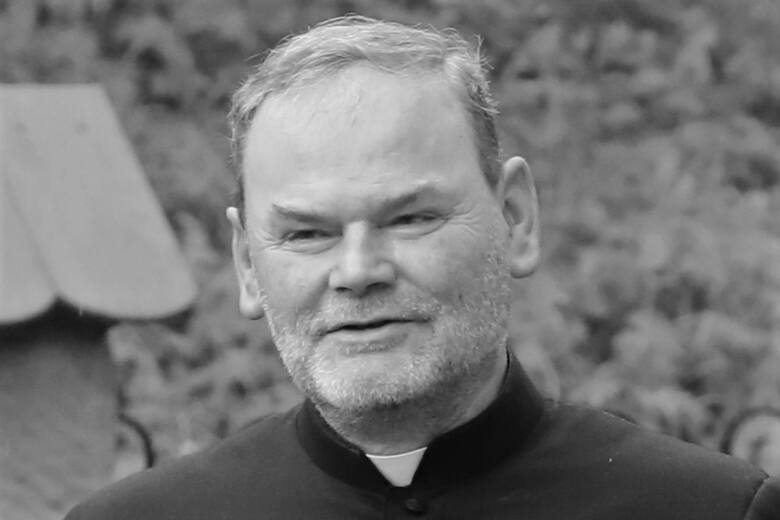 Ks. kanonik Henryk Czajka, proboszcz parafii pw. Św. Anny w Niewodnej.19 marca 2023 r. w 61. roku życia i w 35. roku kapłaństwa zmarł śp. ks. kanonik