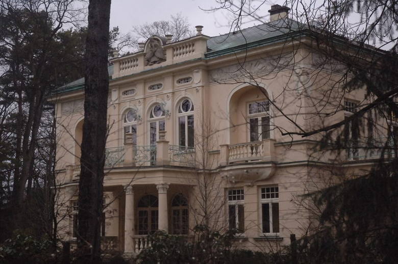 Pieczołowicie odrestaurowany pałac Jana Kulczyka, najbogatszego Polaka.