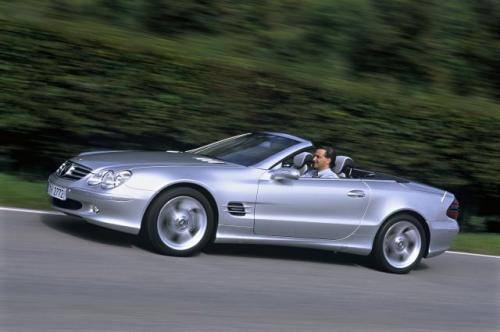 Fot. Mercedes-Benz: Jubileuszowa wersja Mercedesa-Benza SL będzie wykonana w 500 egzemplarzach z okazji 50. rocznicy powstania legendarnego modelu 300