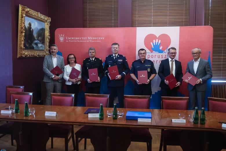 List intencyjny w sprawie wspólnej realizacji programu „Porusz Serce" podpisali przedstawiciele Uniwersytetu Medycznego, Uniwersyteckiego Szpitala