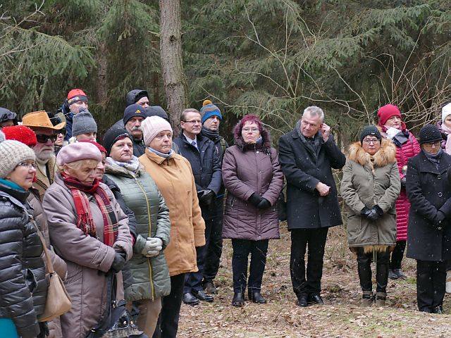 Obchody z okazji 74 rocznicy mordu 41 kobiet w Starym <br /> Jaromierzu.<br /> <br /> 