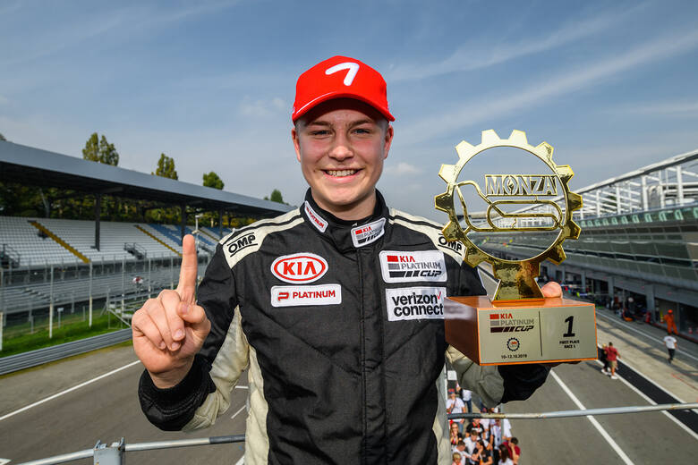 Nowym mistrzem Polski Kia Picanto został Nikodem Wierzbicki, który przypieczętował swój sukces zwycięstwem w pierwszym wyścigu na słynnym Autodromo Nacionale