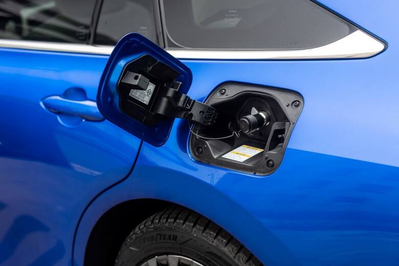 Toyota Mirai Nowy model został wyposażony w innowacyjny katalityczny filtr wbudowany we wloty powietrza, które jest doprowadzane do ogniw paliwowych.