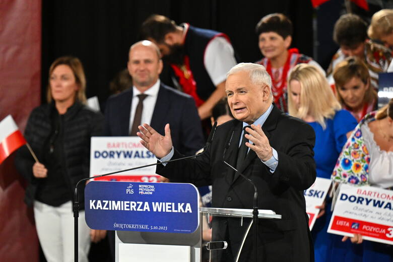 Jarosław Kaczyński podkreślił, że "w Unii Europejskiej jest plan, aby pozbawić państwa narodowe wszelkich uprawnień".