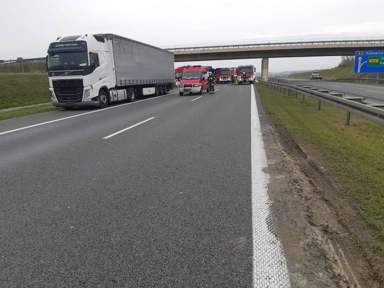 Wypadek na autostradzie A4 na wysokości wsi Olszowa