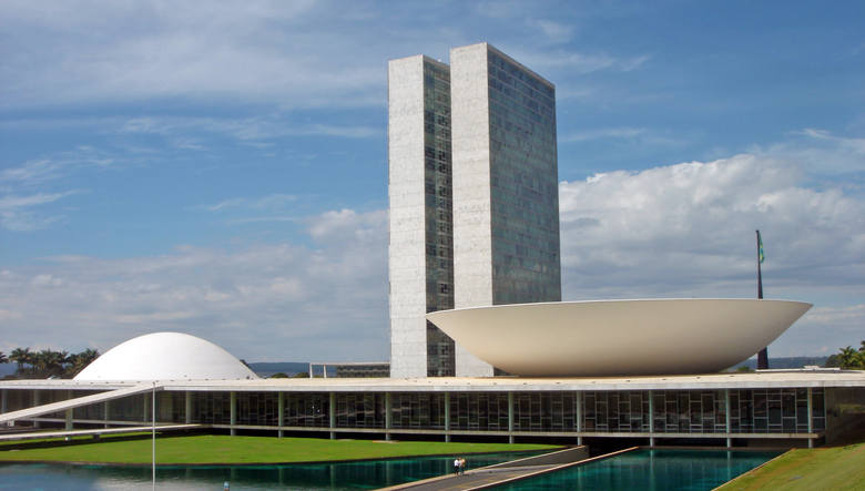 Brasilia - budynek parlamentu zaprojektowany przez Oscara Niemeyera. 