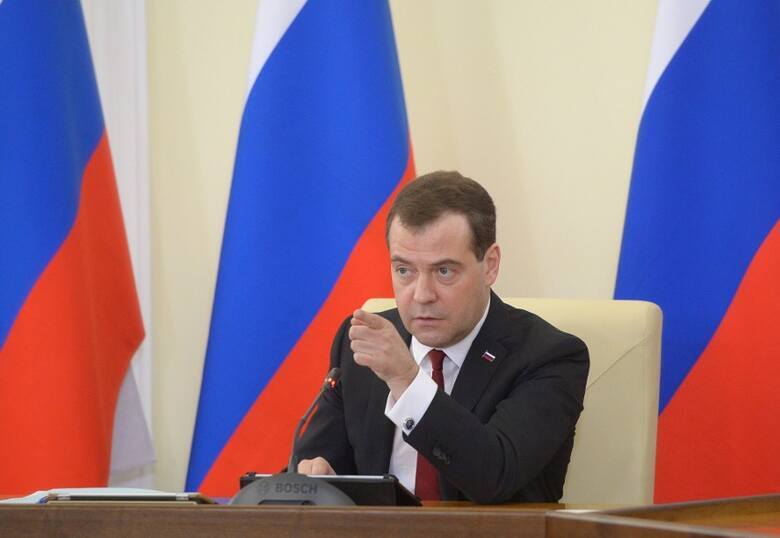 Miedwiediew: "Europa wykastrowała się w krwawy sposób i bez znieczulenia"