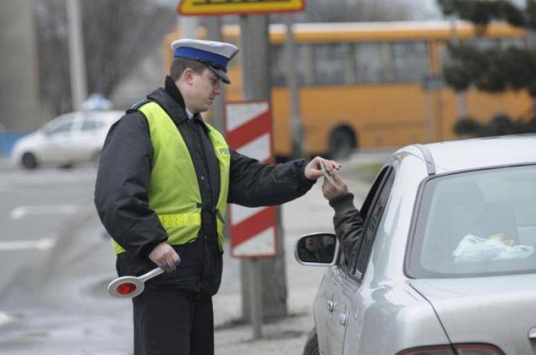 Policjanci najczęściej karzą za przekroczenie prędkości