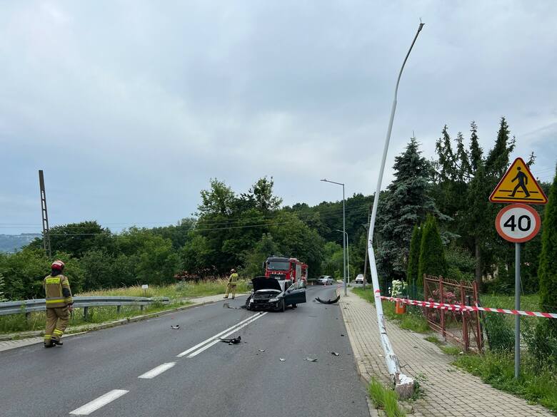 Zatrzymano sprawcę groźnego zdarzenia drogowego w Przemyślu. 25-letni mężczyzna uciekł przed policją