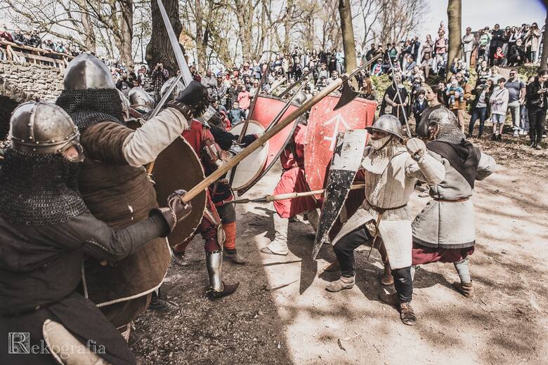 Turnieje rycerskie były dla średniowiecznego rycerstwa jedyną okazją w czasie pokoju, aby sprawdzić swoje umiejętności i zyskać sławę.