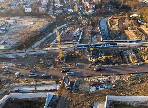 Kraków. Zarząd Trasy Łagiewnickiej: Nowa droga przyniesie mieszkańcom dużo korzyści. Nie można jej porównywać do autostrady