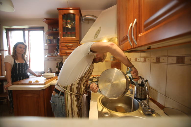 Włoska carbonara to częsty powód do kłótni w kuchni [WIDEO]