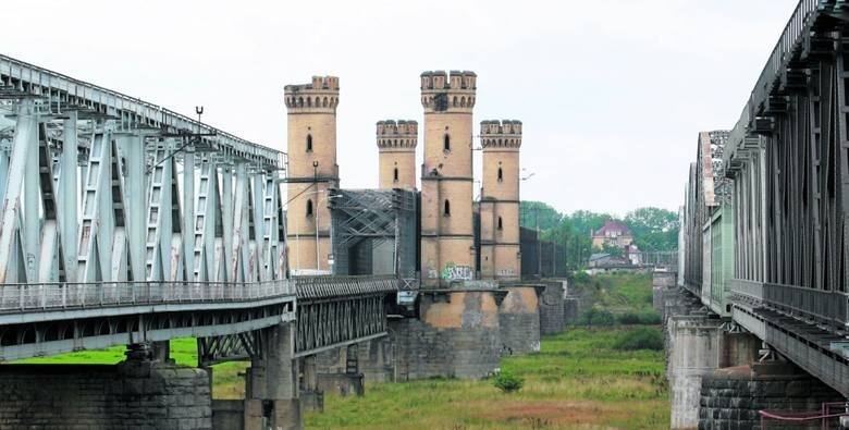 Trwa walka o pozyskanie rządowych środków na przebudowę zabytkowego mostu w Tczewie. Minister zapewnia, że pieniądze będą. Fot: Zbigniew Brucki