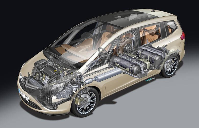 Opel Zafira z silnikiem na CNG ma cztery zbiorniki na gaz ukryte pod podłogą.fot. Opel