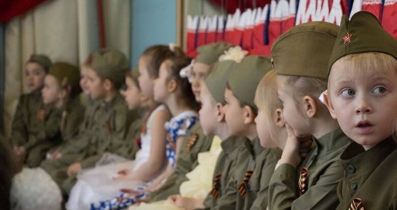 Rosjanie uczą posługiwania się bronią dzieci już od 6. roku życia. Kontrowersje wokół edukacji militarnej