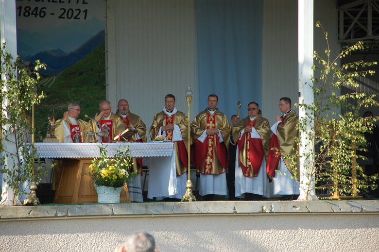 VII Diecezjalna Pielgrzymka Strażaków do Sanktuarium Matki Bożej Saletyńskiej w Dębowcu