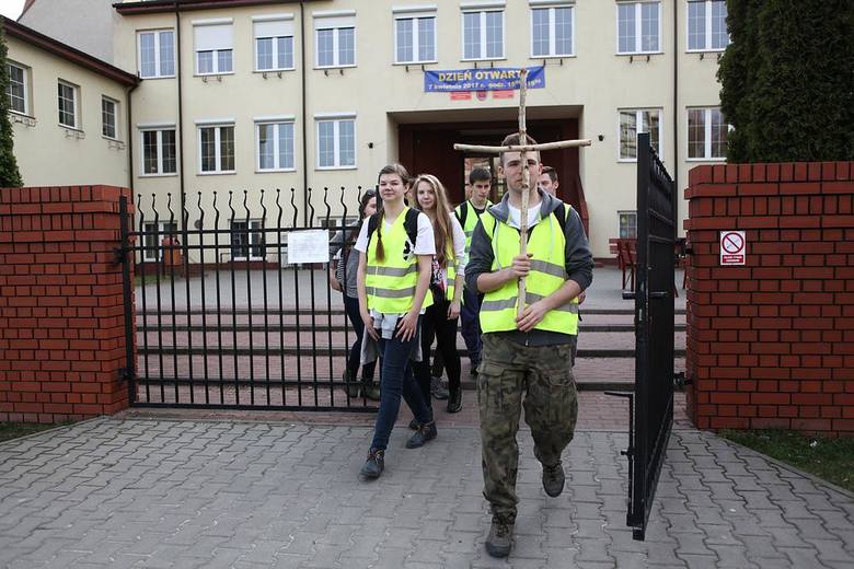 Ekstremalna droga krzyżowa uczniów i nauczycieli Klasyka [ZDJĘCIA]